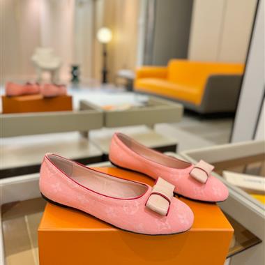 Louis Vuitton    2025新款女生休閒時尚鞋子