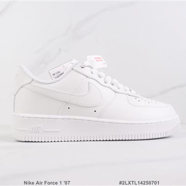 Nike Air Force 1 ′07  空軍一號低幫板鞋