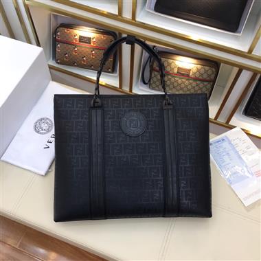 FENDI   2025新款男生時尚皮夾 尺寸：38*29*7CM