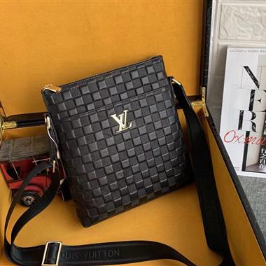 LOUIS VUITTON   2025新款男生時尚皮夾 尺寸：25*28*5CM