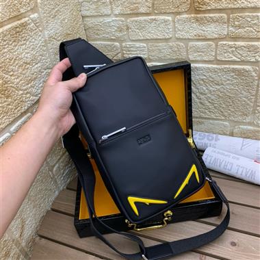 FENDI   2025新款男生時尚皮夾 尺寸：30-17-6CM
