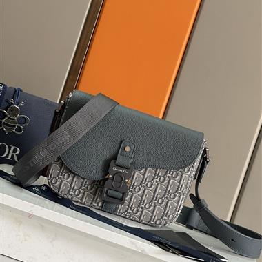 DIOR   2025新款男生時尚皮夾 尺寸：23*17*6CM