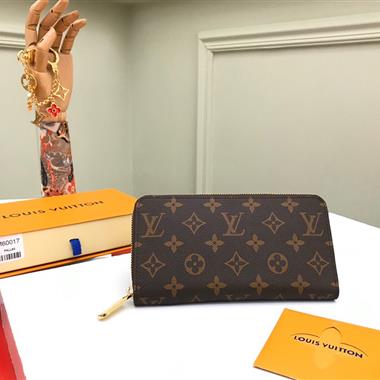 LOUIS VUITTON   2025新款男生時尚皮夾 尺寸：19.5*10*2CM