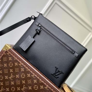 LOUIS VUITTON   2025新款男生時尚皮夾 尺寸：30*22*5CM