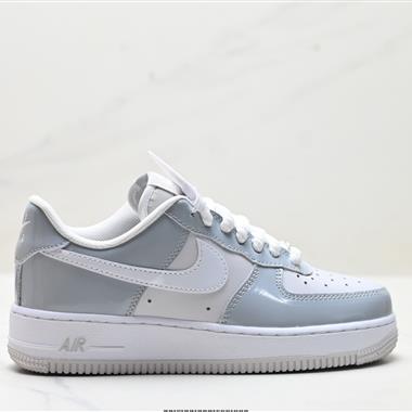 NIKE AIR FORCE 1‘07