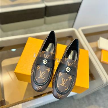 Louis Vuitton   2025新款女生休閒時尚鞋子