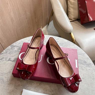 GUCCI   2025新款女生休閒時尚鞋子