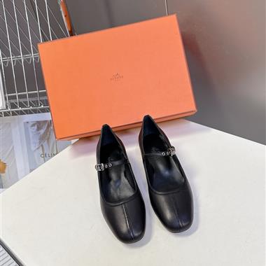 HERMES   2025新款女生休閒時尚鞋子