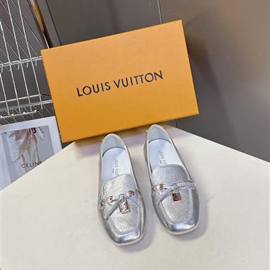 Louis Vuitton    2025新款女生休閒時尚鞋子