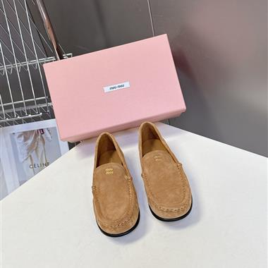 MIUMIU    2025新款女生休閒時尚鞋子