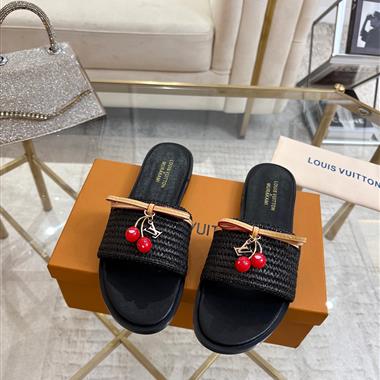 Louis Vuitton    2025新款女生休閒時尚鞋子