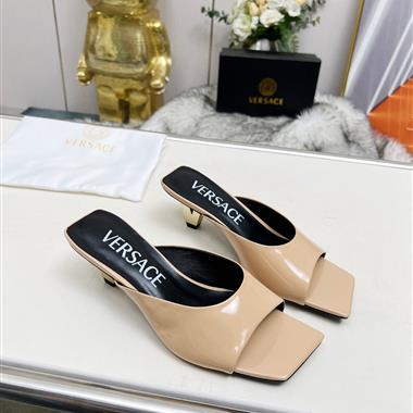 VERSACE   2025新款女生休閒時尚鞋子