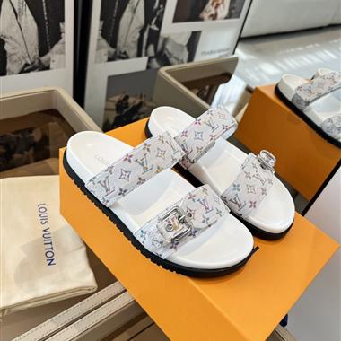 Louis Vuitton   2025新款女生休閒時尚鞋子