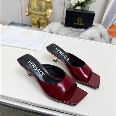 VERSACE   2025新款女生休閒時尚鞋子