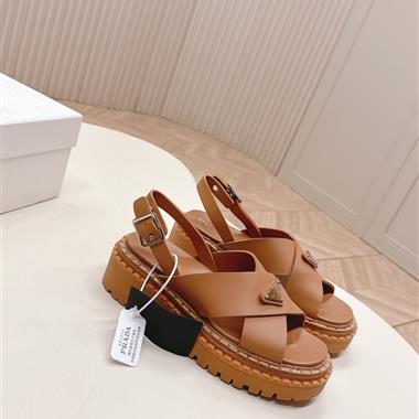 PRADA   2025新款女生休閒時尚鞋子
