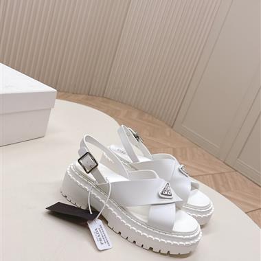 PRADA   2025新款女生休閒時尚鞋子