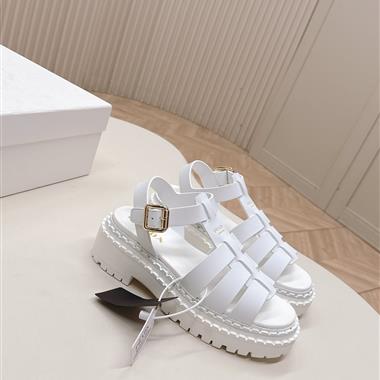 PRADA   2025新款女生休閒時尚鞋子