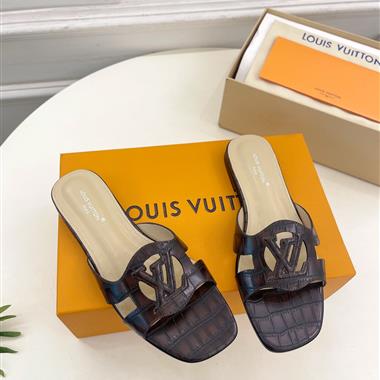 Louis Vuitton   2025新款女生休閒時尚鞋子
