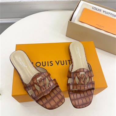Louis Vuitton   2025新款女生休閒時尚鞋子