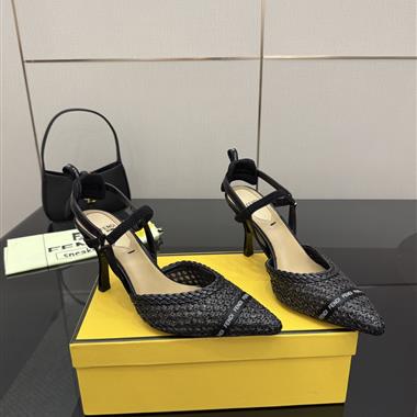 FENDI   2025新款女生休閒時尚鞋子