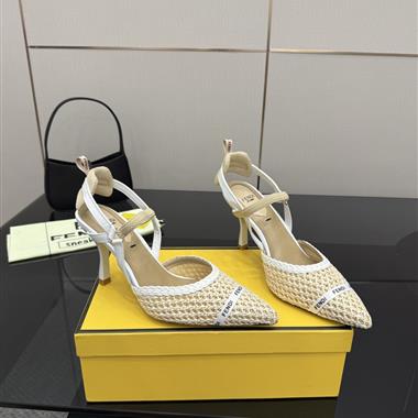FENDI   2025新款女生休閒時尚鞋子