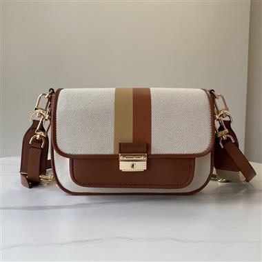 Michael Kors   2025新款女生時尚皮夾 尺寸：24*6*16CM