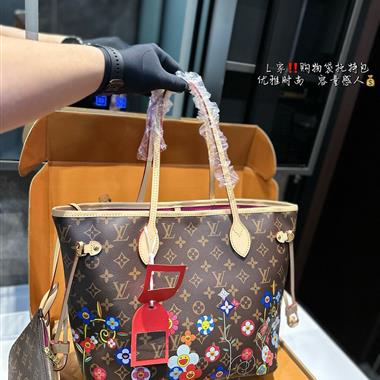 LOUIS VUITTON   2025新款女生時尚包包 尺寸：32*28CM