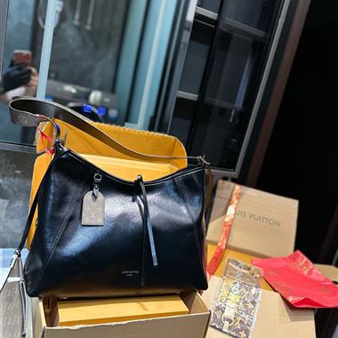 LOUIS VUITTON   2025新款女生時尚包包 尺寸：39*30*15CM