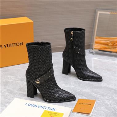 Louis Vuitton     2025新款女生休閒時尚鞋子