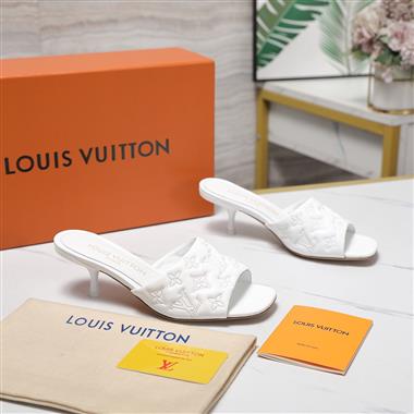 Louis Vuitton     2025新款女生休閒時尚鞋子