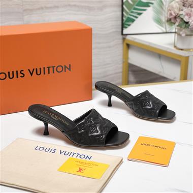 Louis Vuitton     2025新款女生休閒時尚鞋子