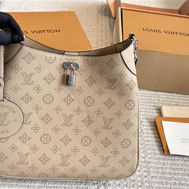 LOUIS VUITTON   2025新款女生時尚包包 尺寸：32*26CM