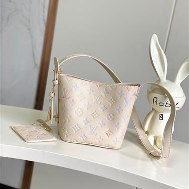 LOUIS VUITTON   2025新款女生時尚包包 尺寸：18*16*12CM