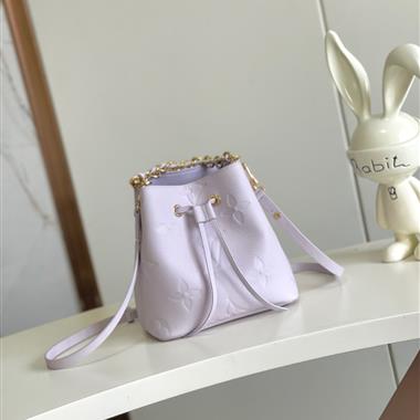 LOUIS VUITTON   2025新款女生時尚包包 尺寸：20*20*13CM