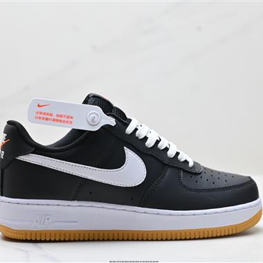 NIKE AIR FORCE 1‘07