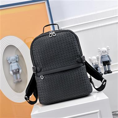 BOTTEGA VENETA  2025新款男生時尚包包  尺寸：27x16x38CM