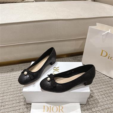 DIOR   2025新款女生休閒時尚鞋子