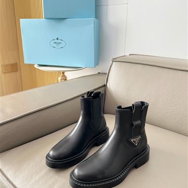 PRADA   2025新款女生休閒時尚鞋子