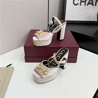 GUCCI    2025新款女生休閒時尚鞋子