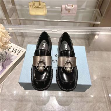 PRADA   2025新款女生休閒時尚鞋子