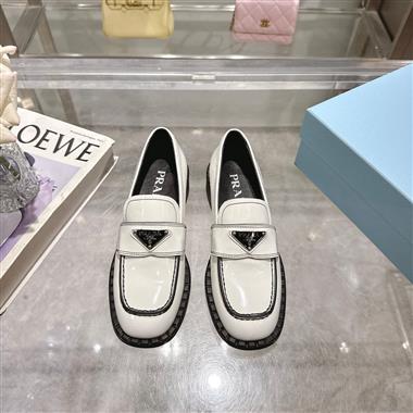 PRADA   2025新款女生休閒時尚鞋子