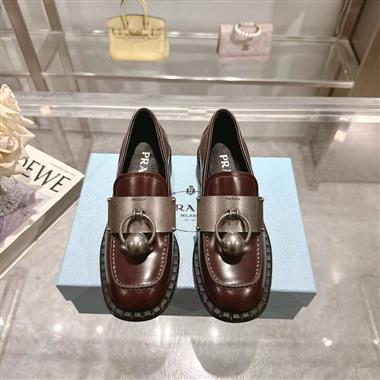 PRADA   2025新款女生休閒時尚鞋子