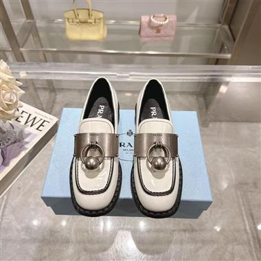 PRADA   2025新款女生休閒時尚鞋子