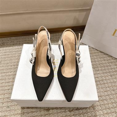 DIOR   2025新款女生休閒時尚鞋子