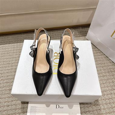 DIOR   2025新款女生休閒時尚鞋子