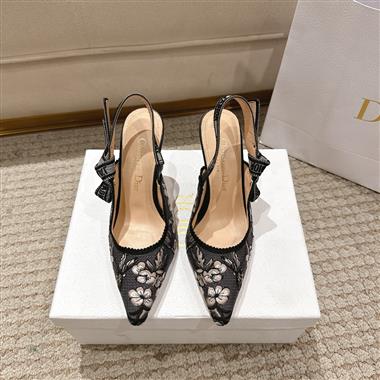 DIOR   2025新款女生休閒時尚鞋子