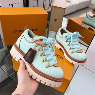 Louis Vuitton   2025新款女生休閒時尚鞋子