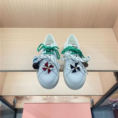 MIUMIU   2025新款女生休閒時尚鞋子