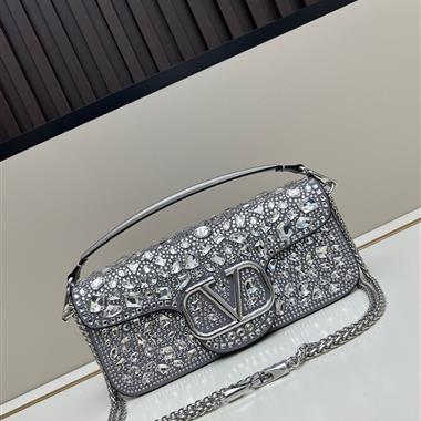 Valentino   2025新款l女生時尚包包  尺寸：27x13x6CM