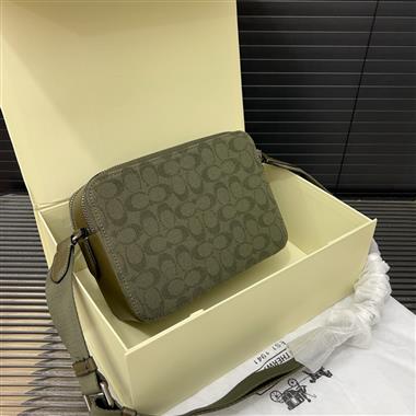 COACH   2025新款男生時尚包包  尺寸:16*24CM